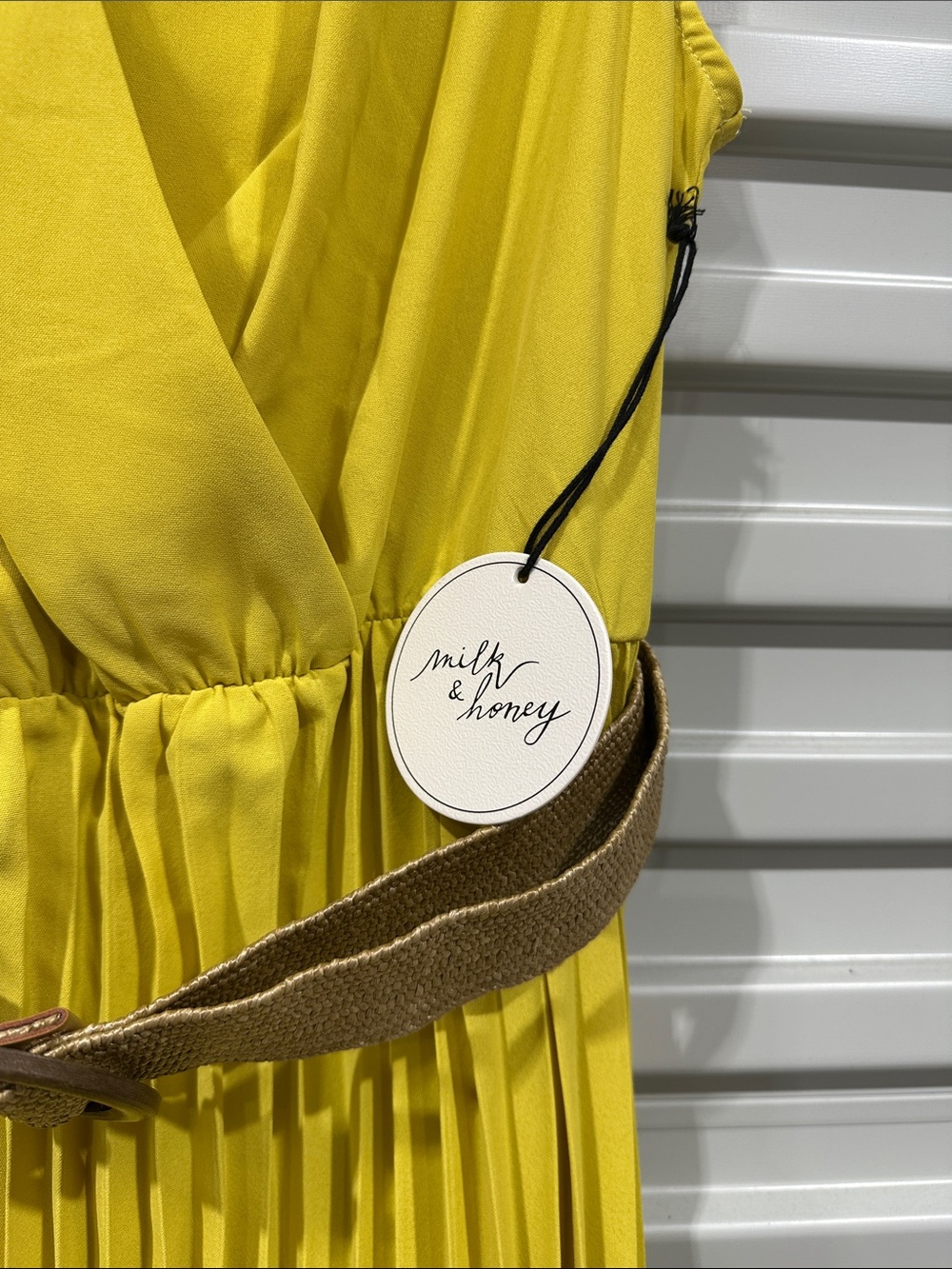 Sleeveless Yellow Pleated Maxi Dress with Belt - Picture 7 of 10